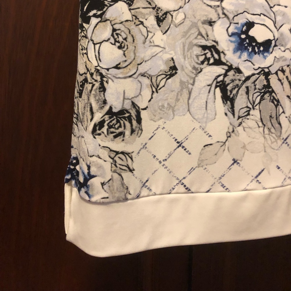 WHBM Sleeveless Floral Dress - Picture 4 of 7